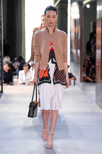Look 22
